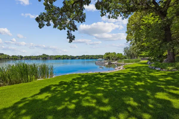 $2,900,000 | 5461 Quimby Avenue Northwest, Annandale, MN 55302