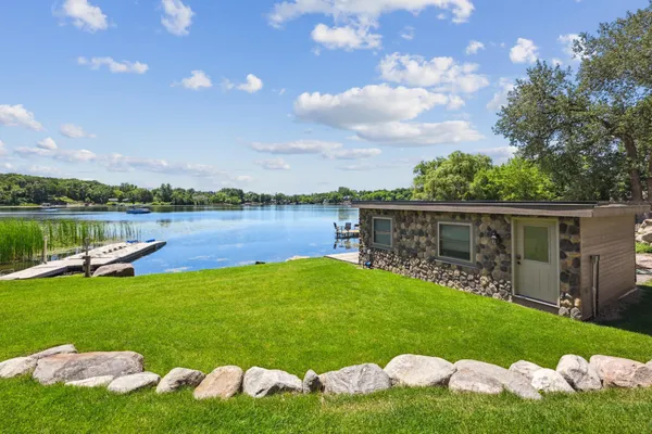 $2,900,000 | 5461 Quimby Avenue Northwest, Annandale, MN 55302