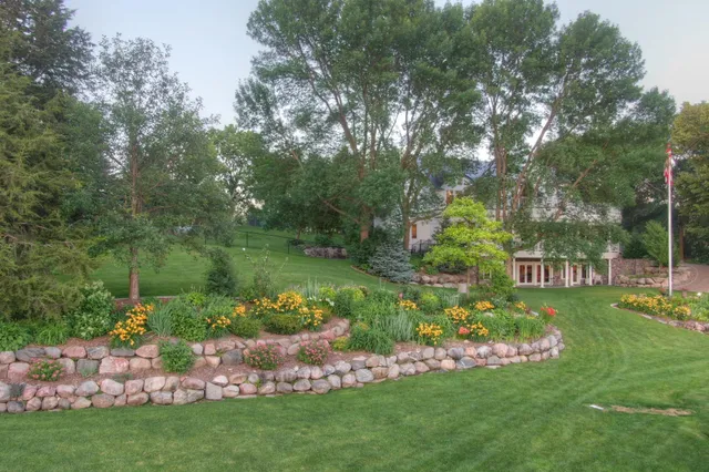 $2,900,000 | 5461 Quimby Avenue Northwest, Annandale, MN 55302