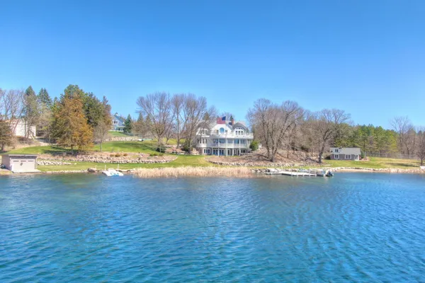$2,900,000 | 5461 Quimby Avenue Northwest, Annandale, MN 55302