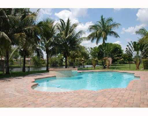 750 Ranch Road Weston, FL 33326 - Photo 8 of 16 Swimming Pool/Hot Tub/Sauna