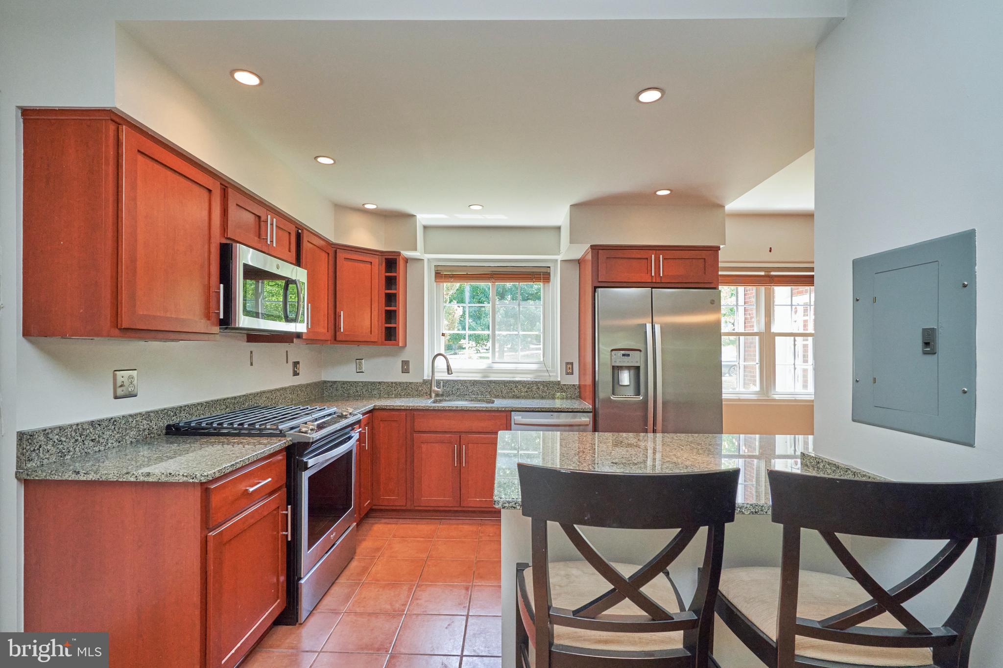 3314 Gunston Road, Unit 7303314 Alexandria, VA 22302 - Photo 5 of 42 Updated kitchen with recessed lighting
