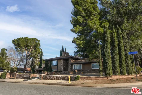$619,000 | 42060 Parkmont Drive, Quartz Hill, CA 93536