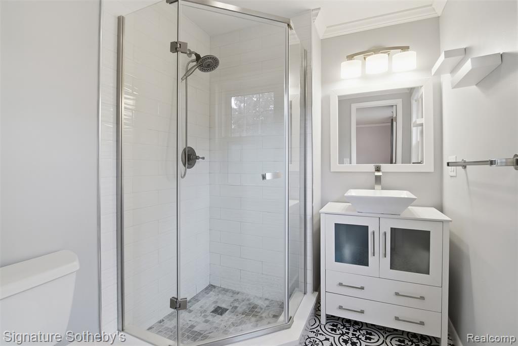 4784 Walnut Lake Road Bloomfield Hills, MI 48301 - Photo 11 of 17