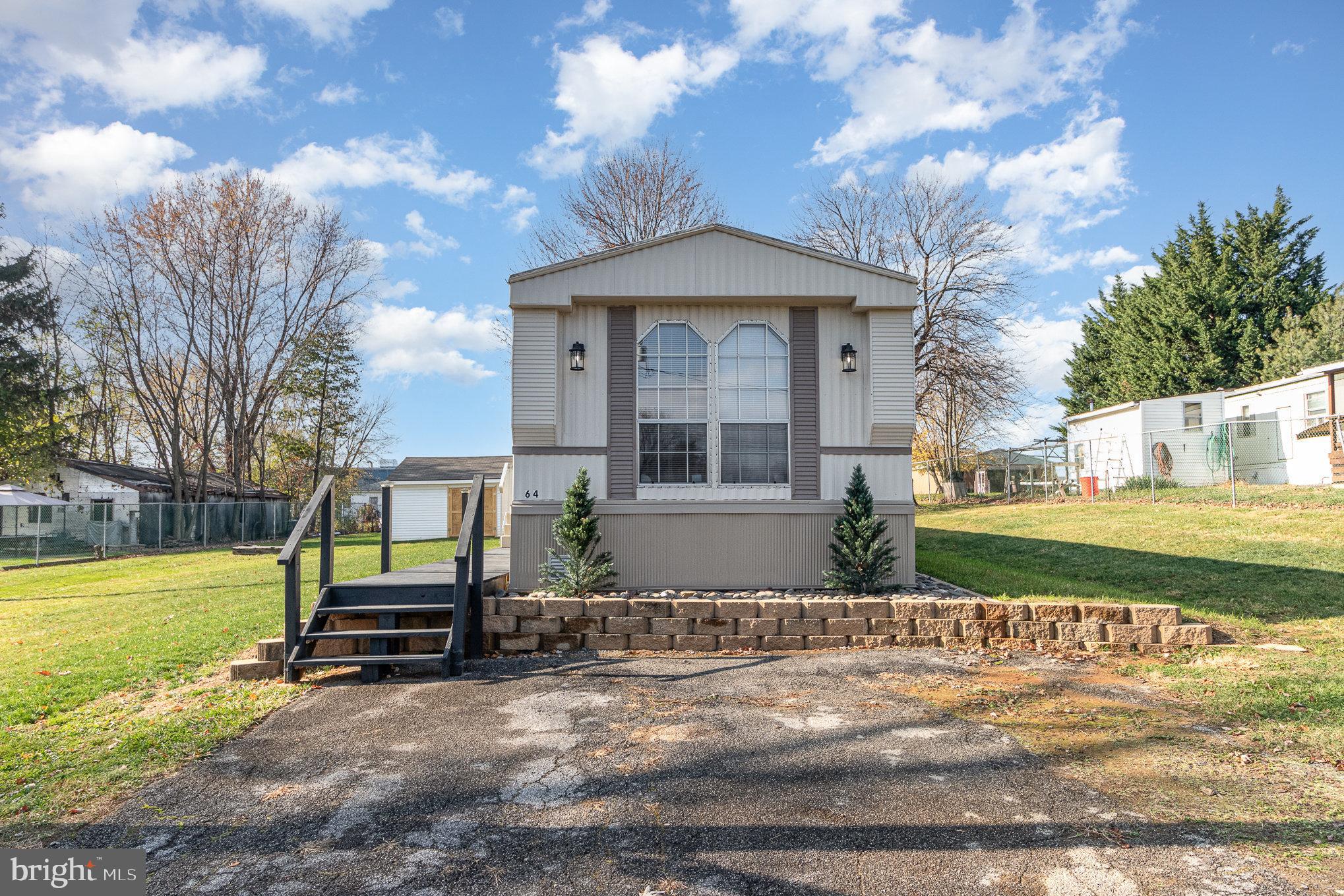 64 Conrad Road Carlisle, PA 17013 - Photo 3 of 29 Gallery Image 3