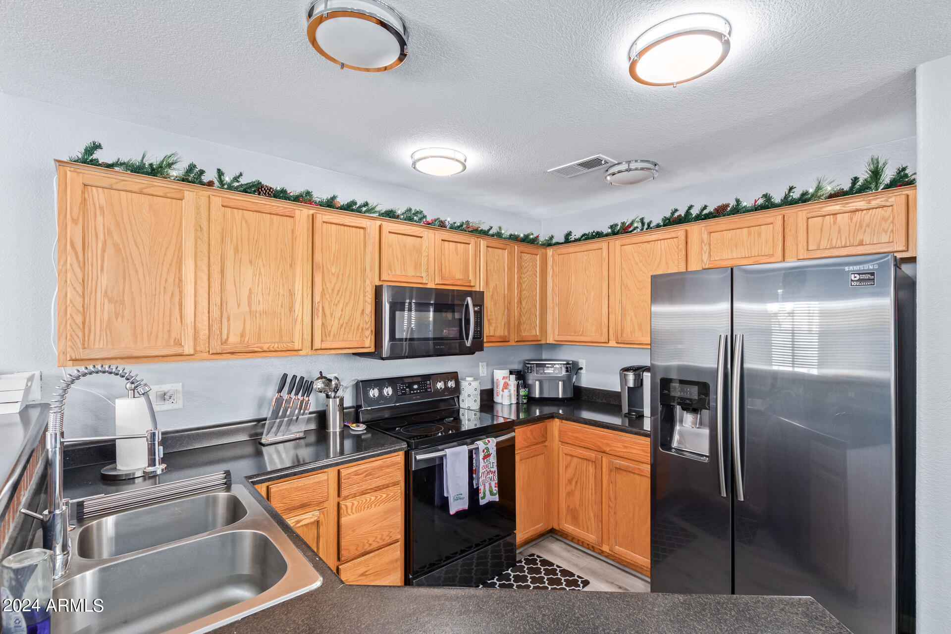 598 West Colt Road Chandler, AZ 85225 - Photo 12 of 30 12 - Colt