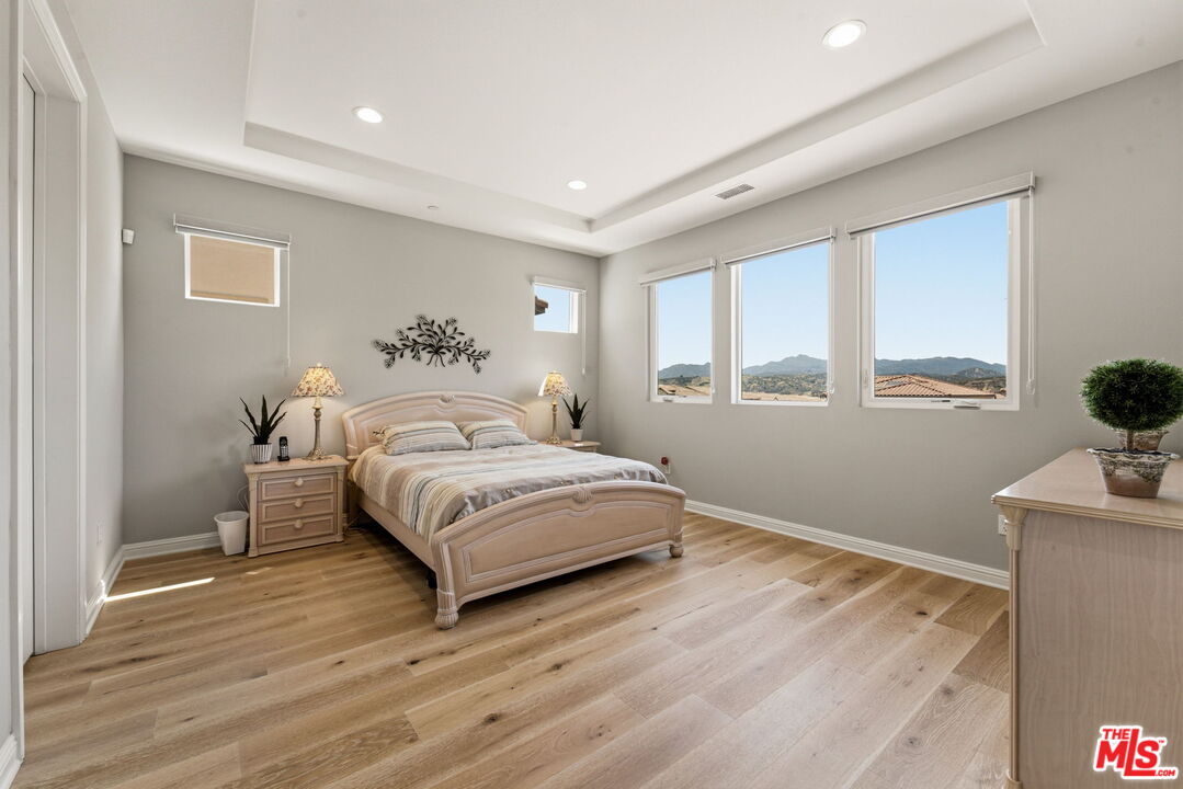 20715 Butternut Circle Porter Ranch, CA 91326 - Photo 15 of 31 Gallery Image 15