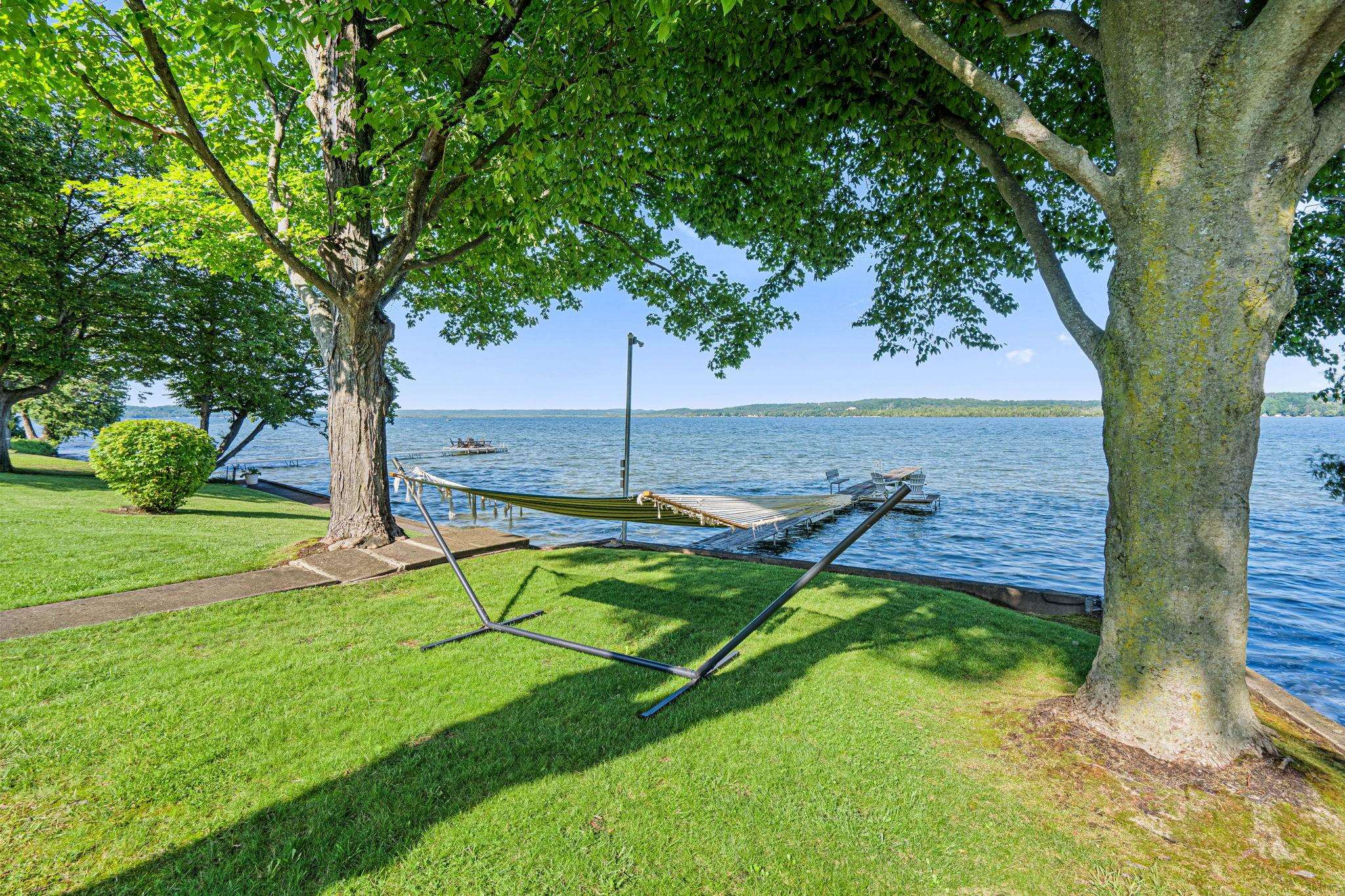 7838 South Lakeview Road Traverse City, MI 49684 - Photo 4 of 99 1950784-db528054-b3df-4d2a-b936-03f413a683cd.JPG