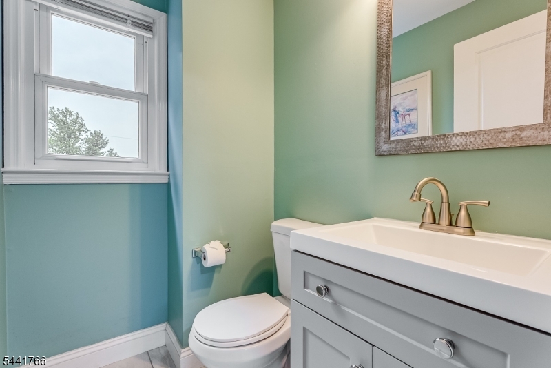 27 Dogwood Road Morris Plains, NJ 07950 - Photo 9 of 25