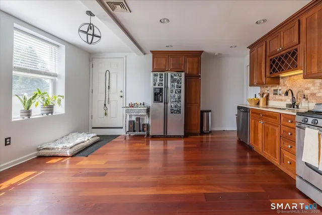 $4,800 | 90 2nd Street, Fairfield, CT 06825