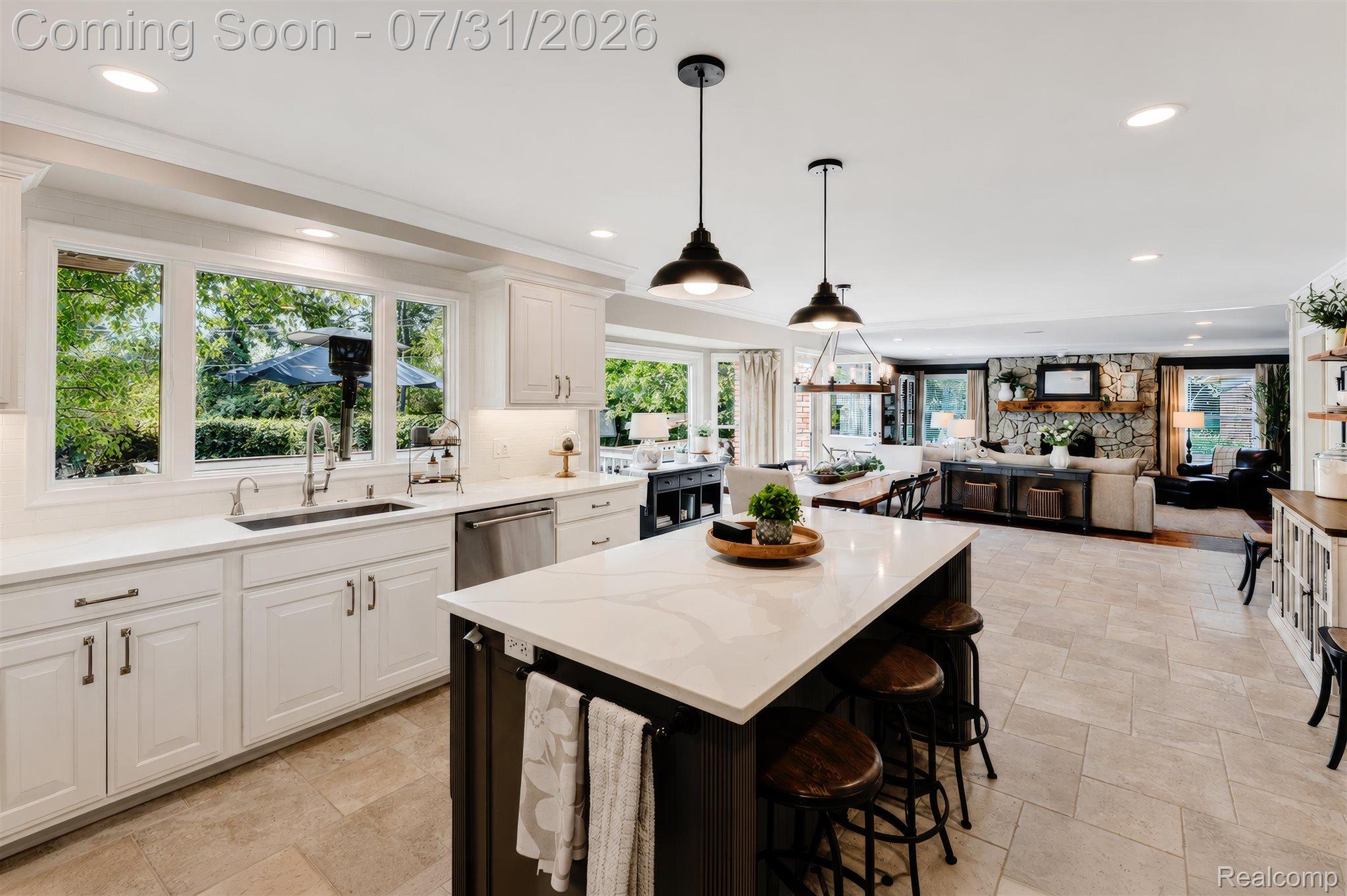 3313 Salem Court Rochester, MI 48306 - Photo 12 of 69 017-017.jpg