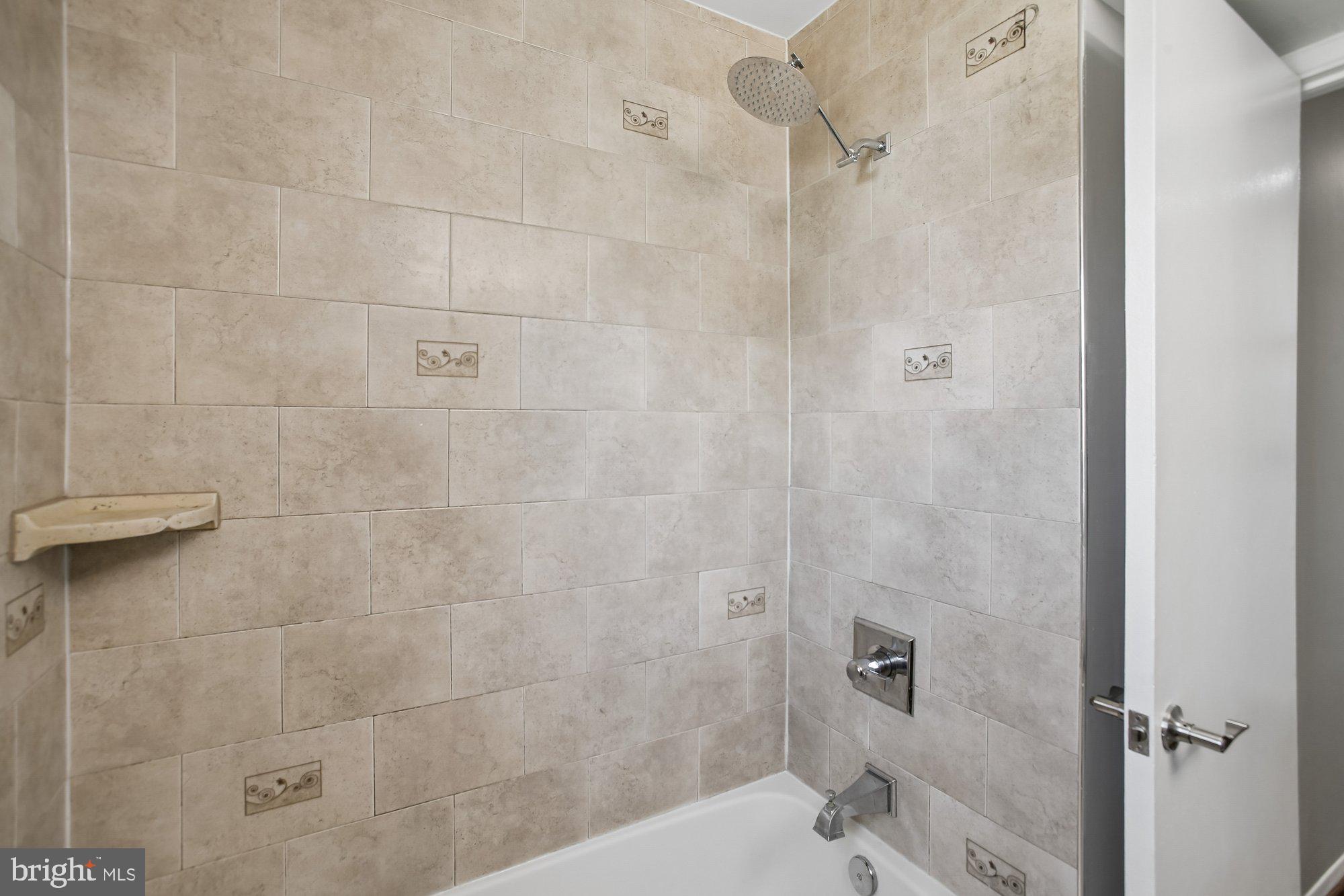 7318 Chatham Street Springfield, VA 22151 - Photo 15 of 49 Primary Bath