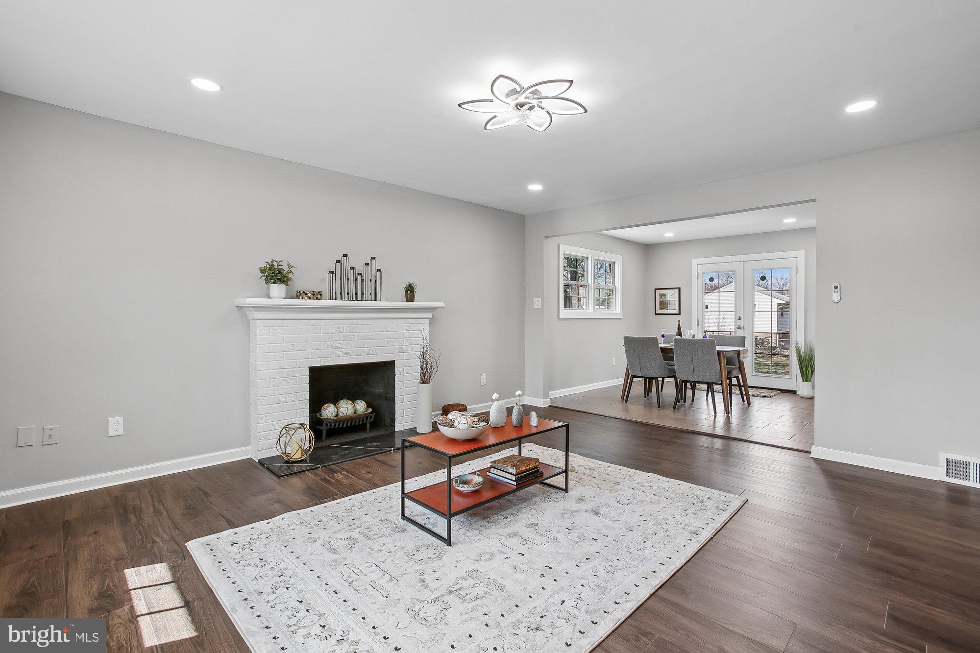 7318 Chatham Street Springfield, VA 22151 - Photo 20 of 49 Living Room