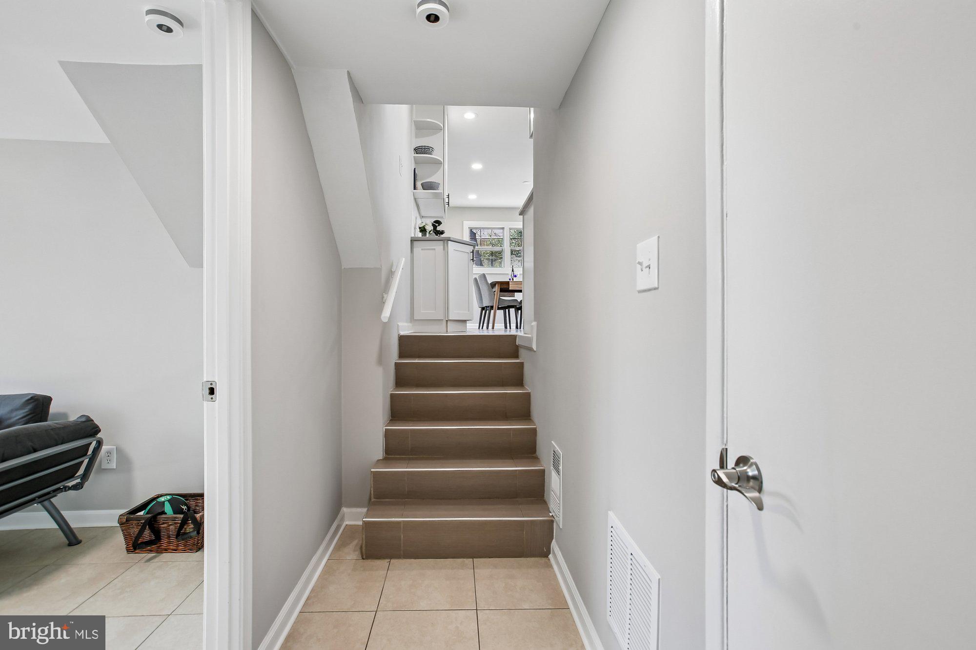 7318 Chatham Street Springfield, VA 22151 - Photo 28 of 49 Hall