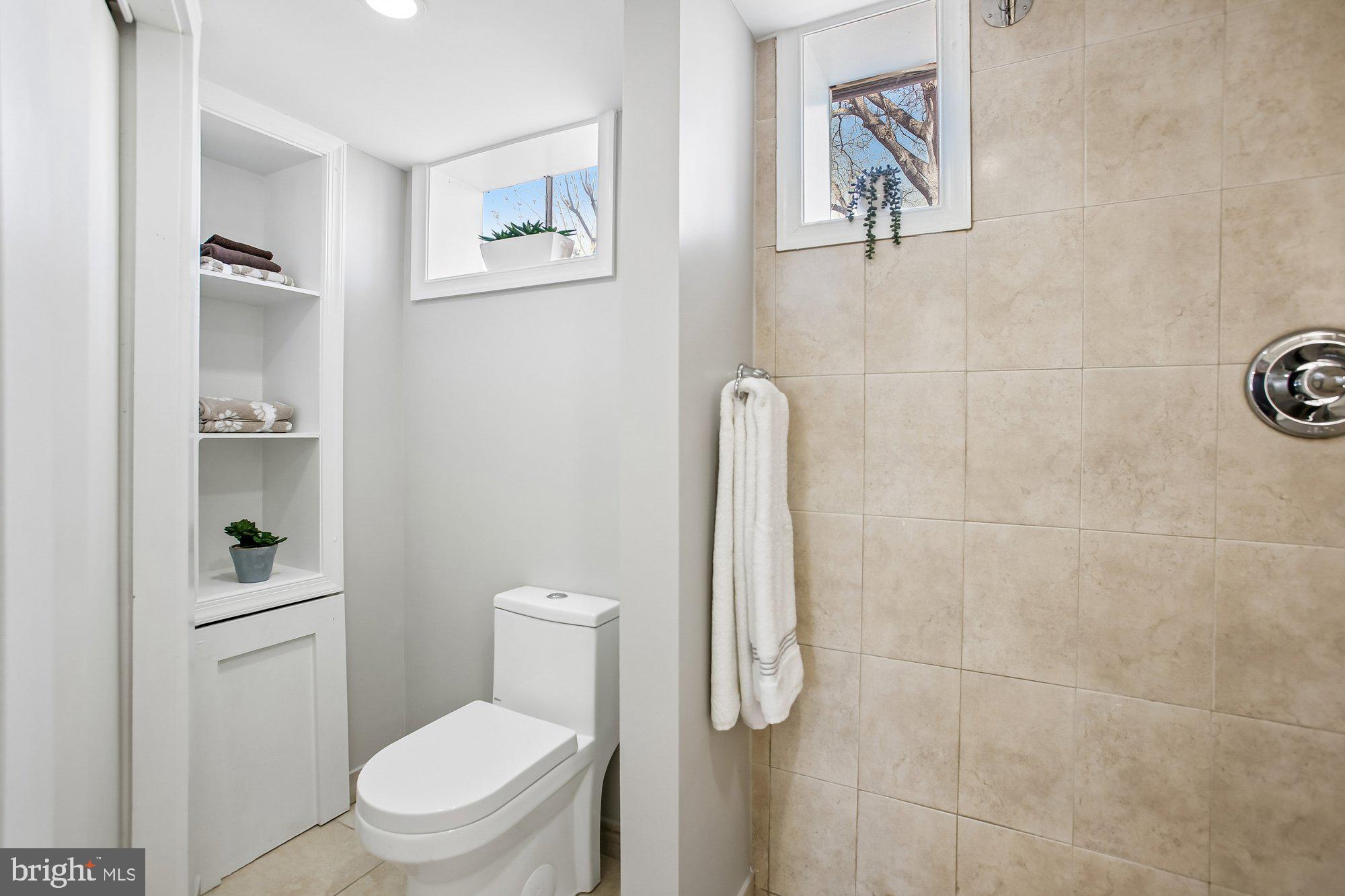 7318 Chatham Street Springfield, VA 22151 - Photo 35 of 49 Bath