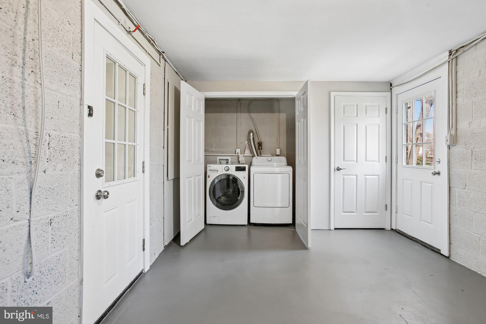 7318 Chatham Street Springfield, VA 22151 - Photo 36 of 49 Laundry