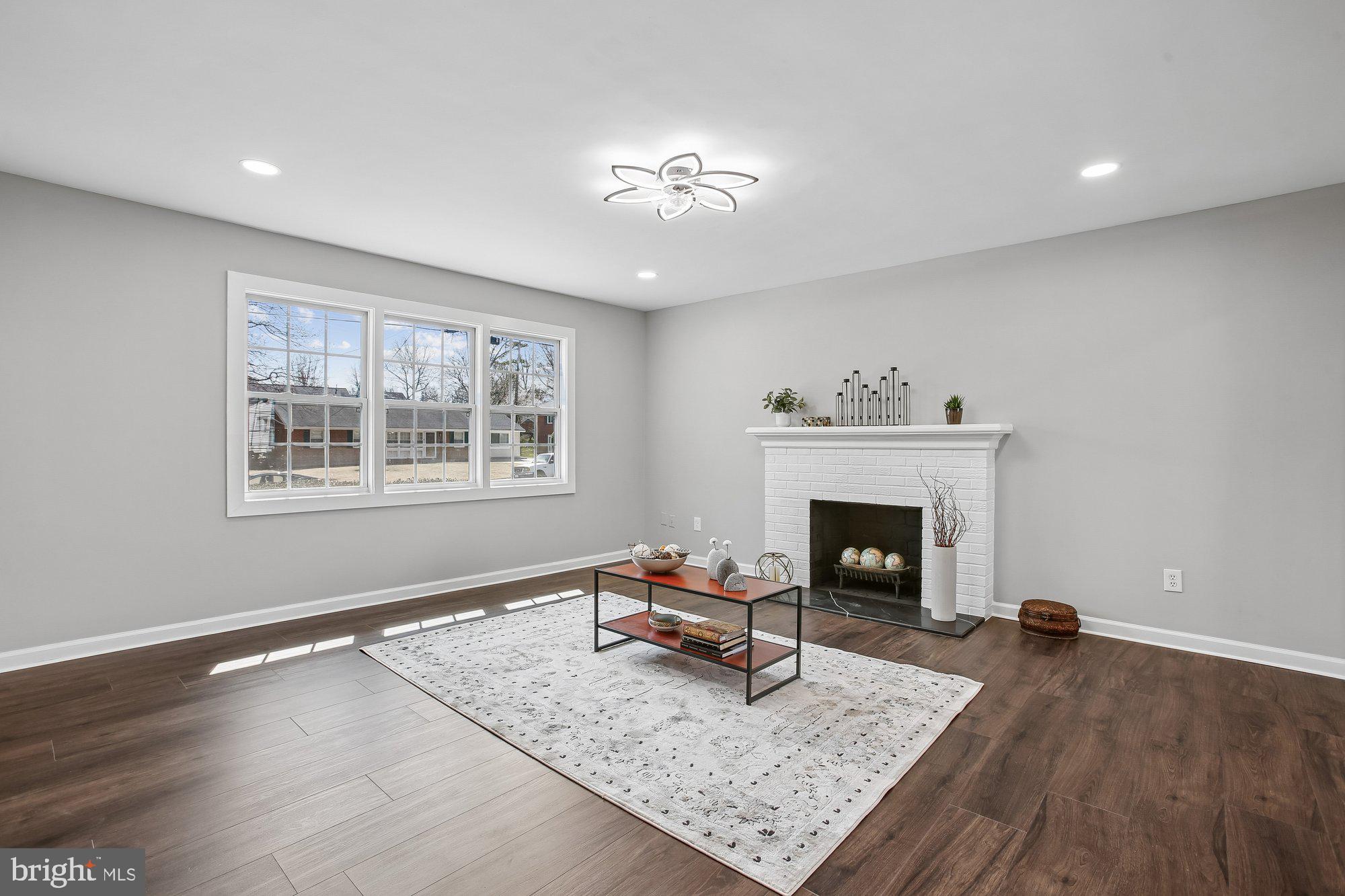 7318 Chatham Street Springfield, VA 22151 - Photo 5 of 49 Living Room