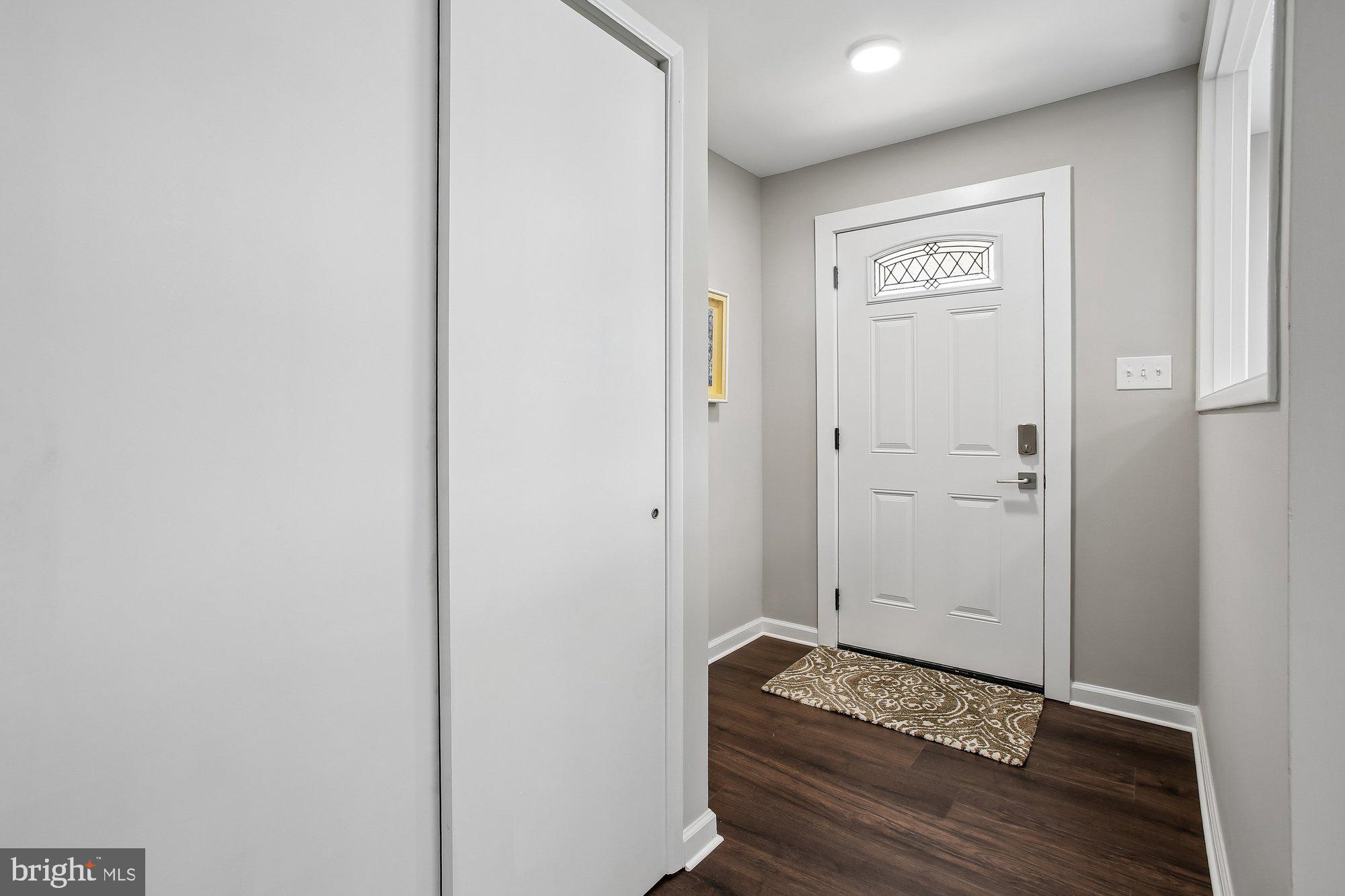 7318 Chatham Street Springfield, VA 22151 - Photo 7 of 49 Entry