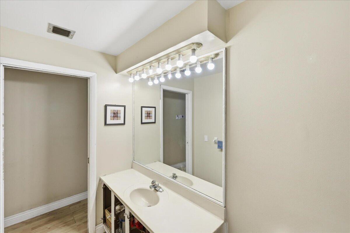 6901 Salerno Road Fort Pierce, FL 34951 - Photo 27 of 59 57-DSC4814_autoremove_27165669