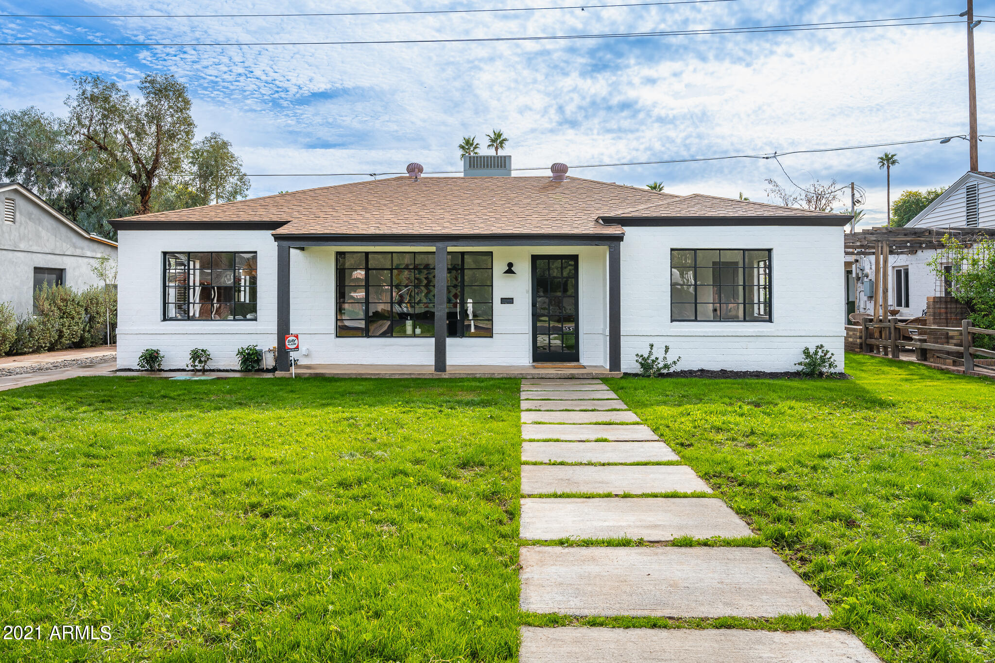 525 E Cheery Lynn Rd -2