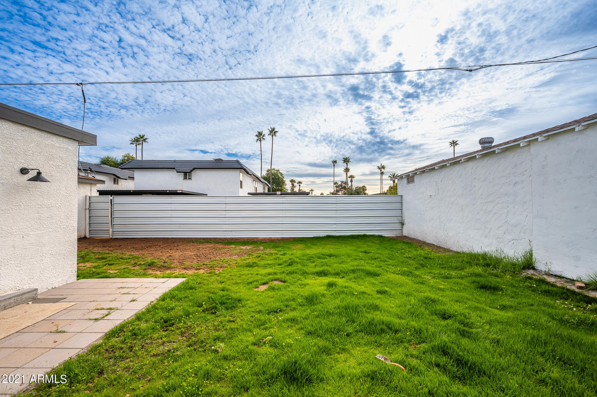 525 E Cheery Lynn Rd -37
