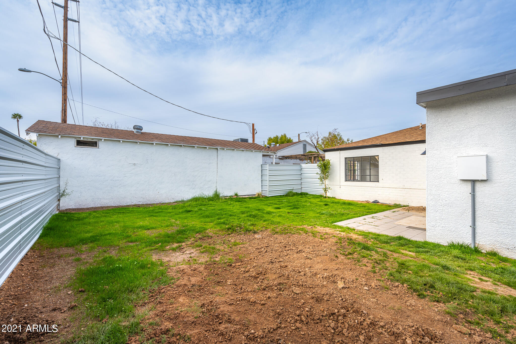 525 E Cheery Lynn Rd -40