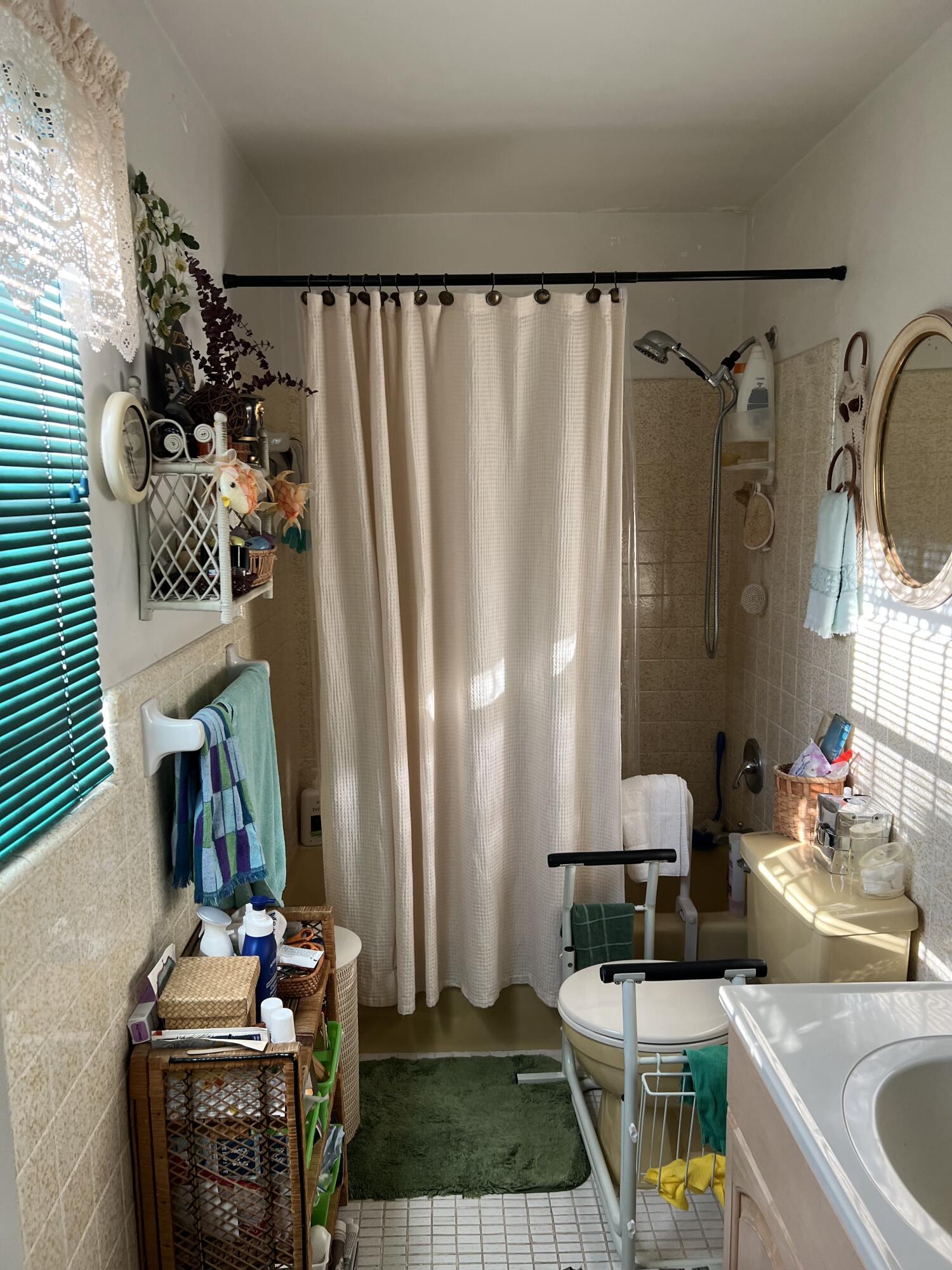 1110 West 2nd Street Riviera Beach, FL 33404 - Photo 5 of 10 Master Bathroom