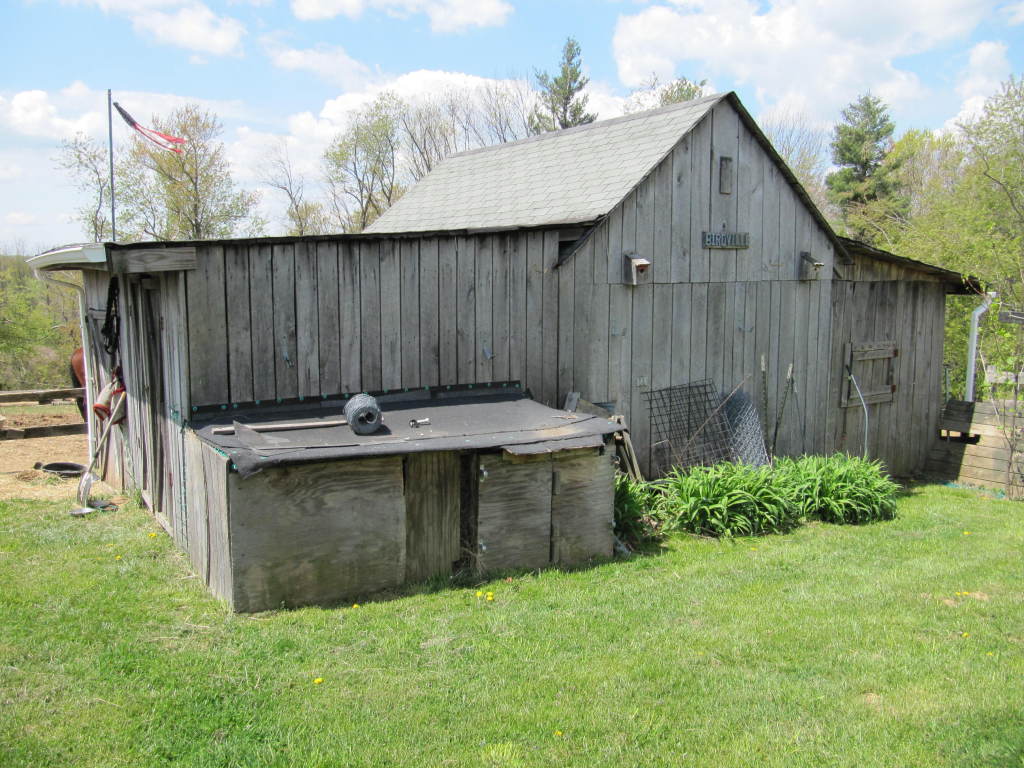 1127 Daniels Run Road Northeast Check, VA 24072 - Photo 5 of 20 a view of a backyard with a tub