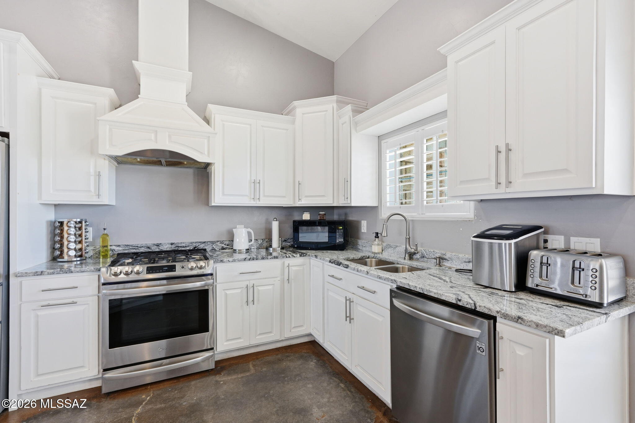 10366 South Summit Creek Road Tucson, AZ 85756 - Photo 14 of 44 Kitchen