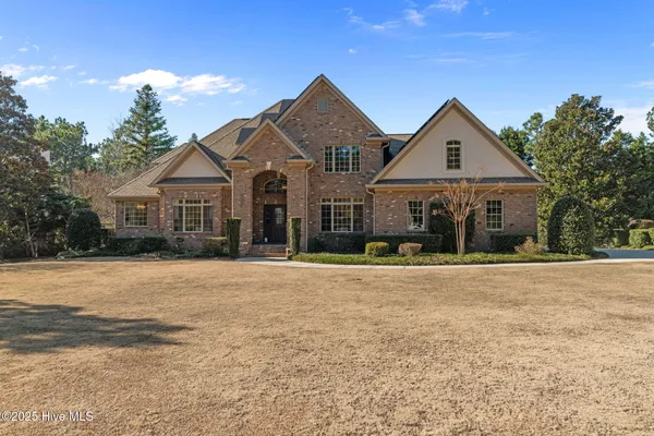 $965,000 | 35 Glen Meadow Court, Pinehurst, NC 28374