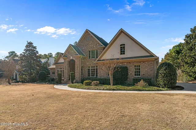 $1,000,000 | 35 Glen Meadow Court, Pinehurst, NC 28374
