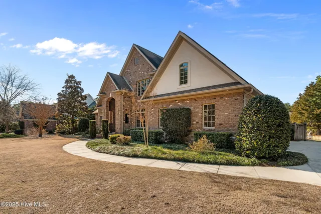 $1,000,000 | 35 Glen Meadow Court, Pinehurst, NC 28374