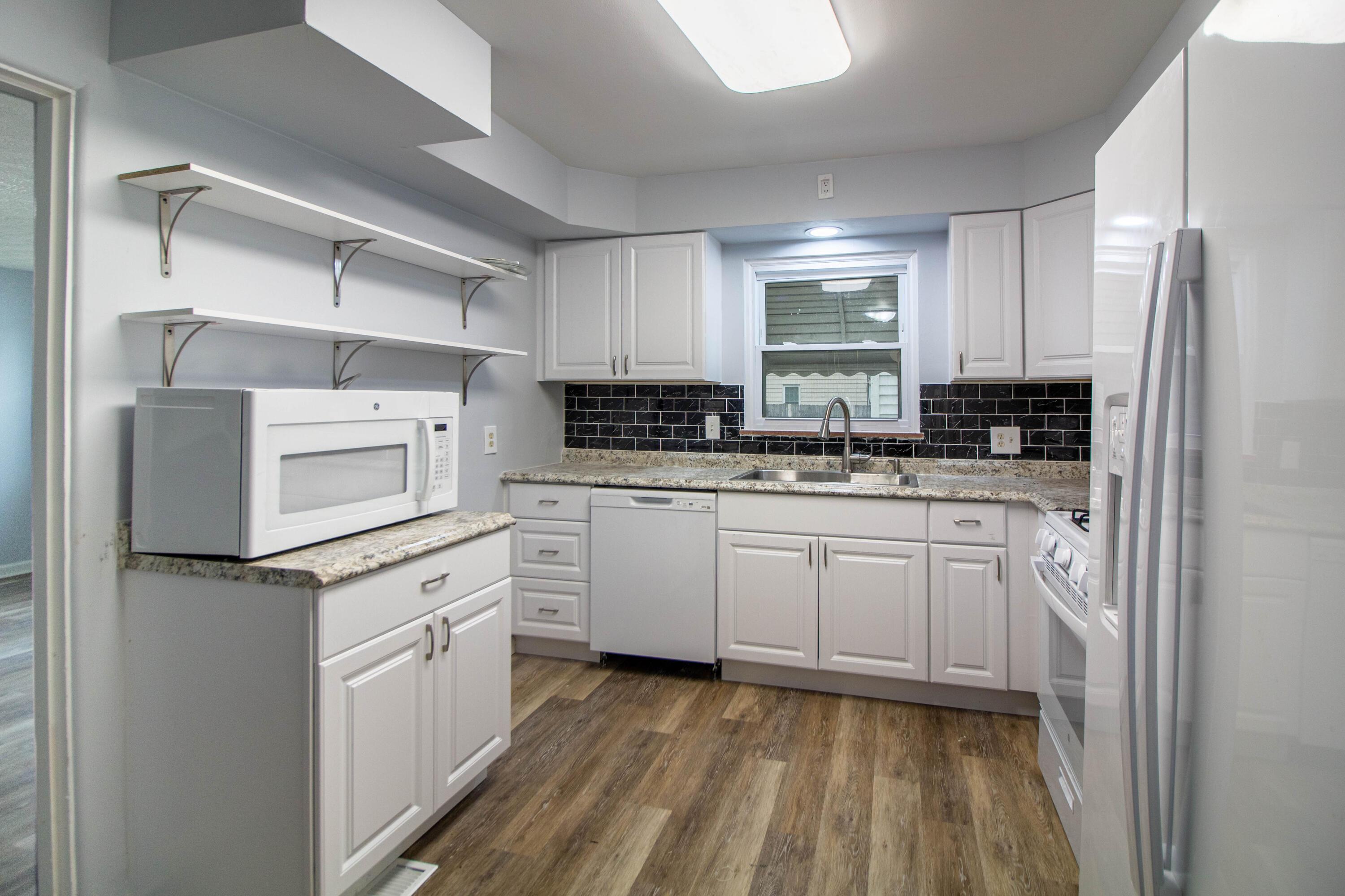 209 South James Road Columbus, OH 43213 - Photo 4 of 26 James (11)