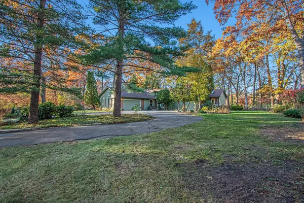 $1,199,000 | 46308 Royal Avenue, New Buffalo, MI 49117