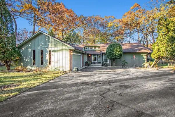 $1,199,000 | 46308 Royal Avenue, New Buffalo, MI 49117