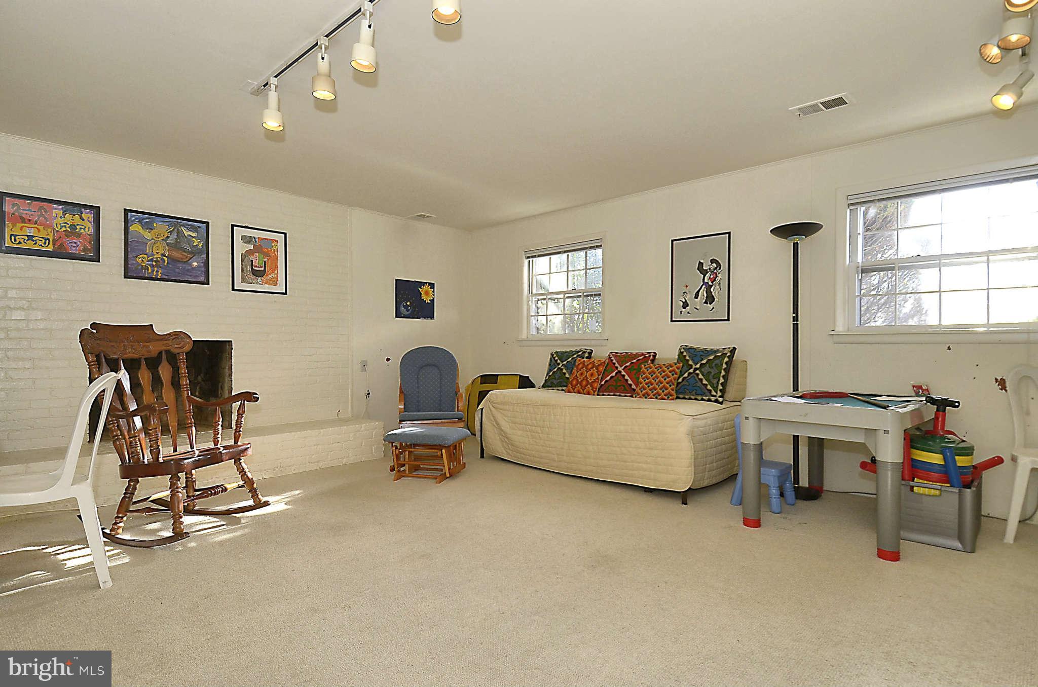 707 Horton Drive Silver Spring, MD 20902 - Photo 20 of 30 Family Room