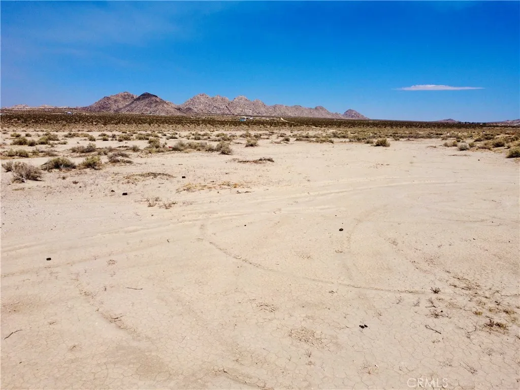 9 Camp Rock Road Lucerne Valley, CA 92356 - Photo 25 of 37