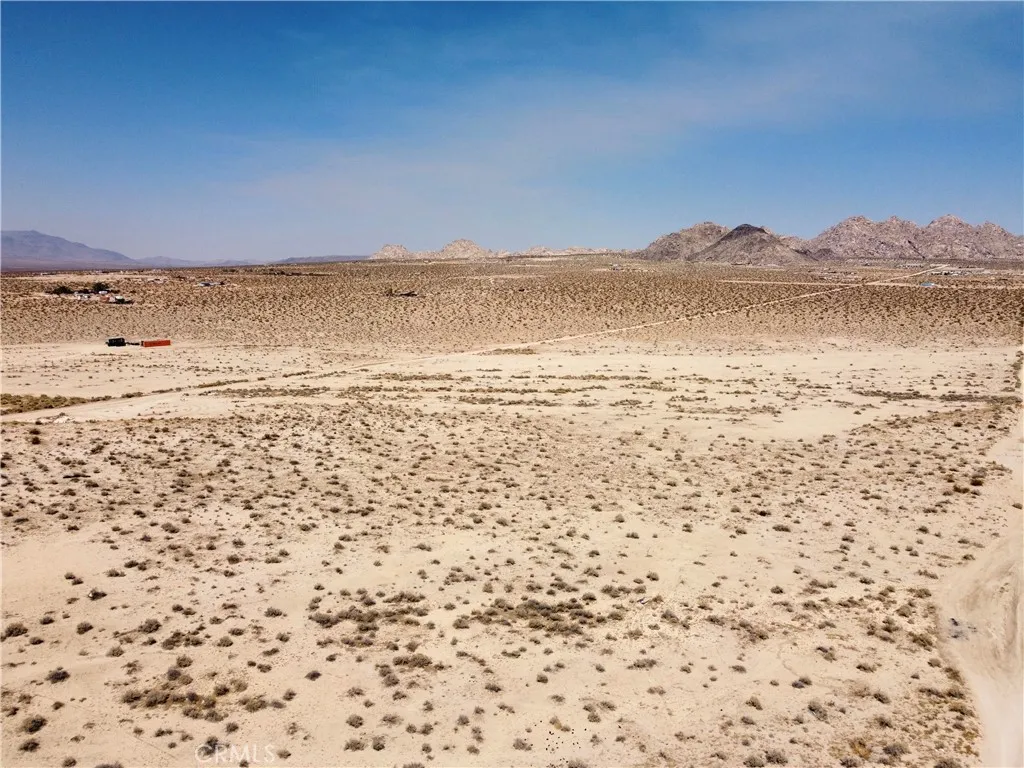 9 Camp Rock Road Lucerne Valley, CA 92356 - Photo 5 of 37