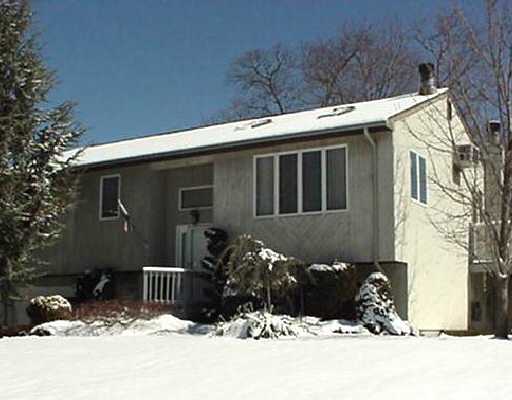 197 Mohawk Trail Cranston, RI 02921 - Photo 1 of 1 Exterior Front.