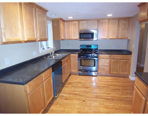 35 Wildbrook Road Billerica, MA 01821 - Photo 5 of 11