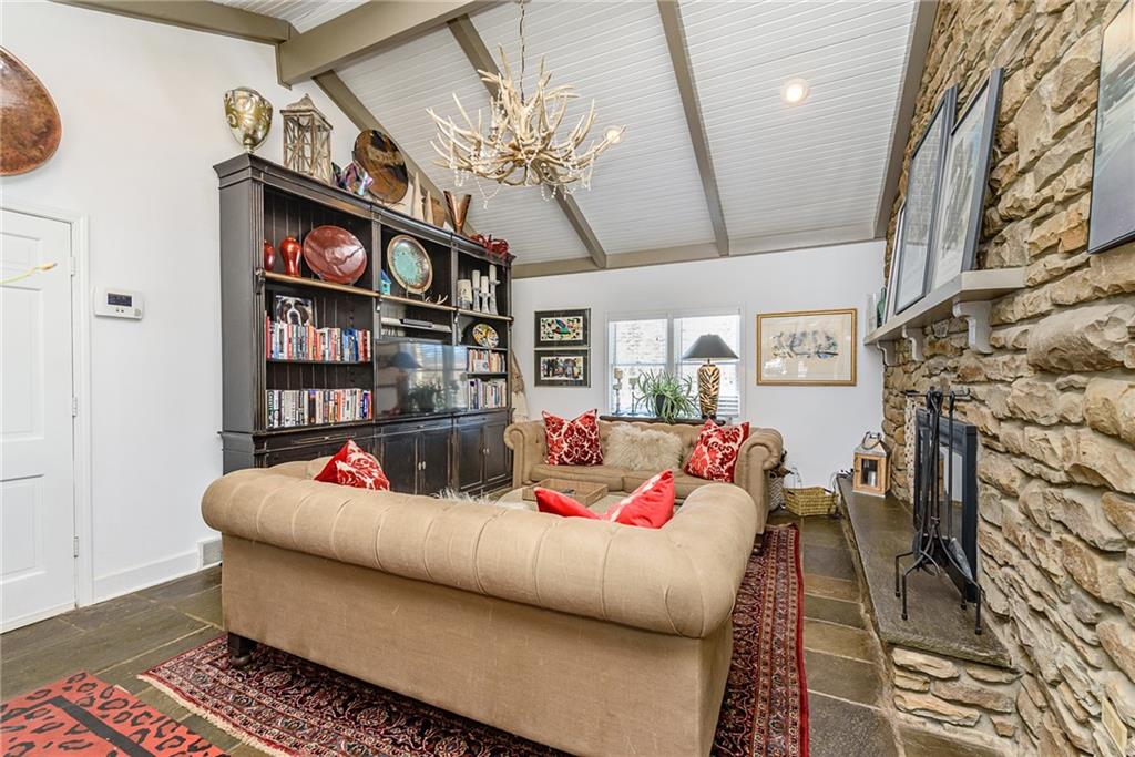 5353 Roxbury Road Indianapolis, IN 46226 - Photo 8 of 35 Gallery Image 8
