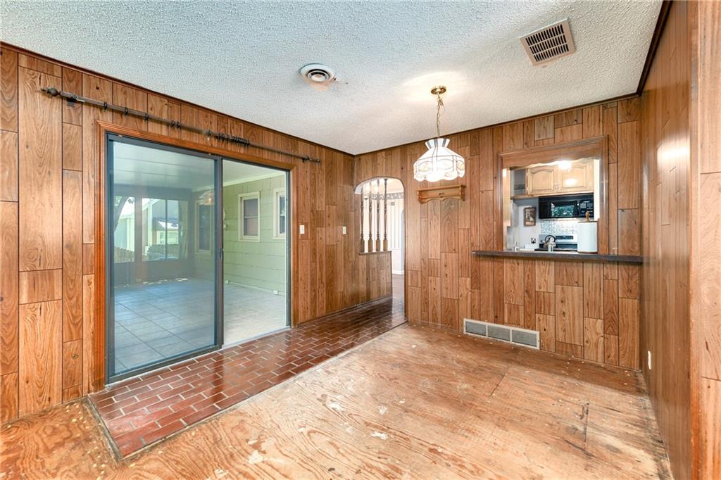 5327 Outlook Street Mission, KS 66202 - Photo 14 of 47