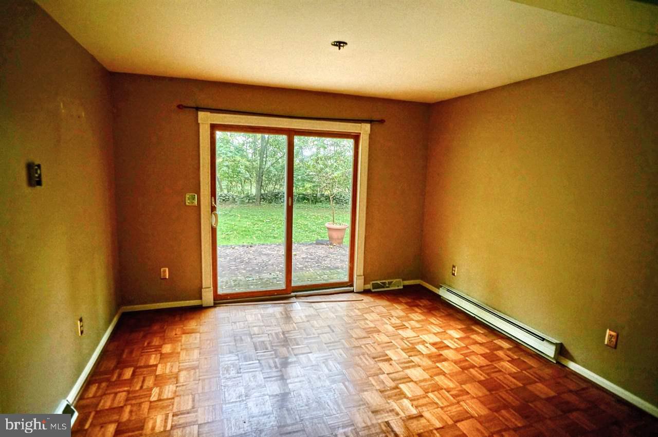 130 Hickory Road Carlisle, PA 17015 - Photo 5 of 16 Gallery Image 5