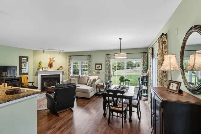 $270,000 | 524 Geneva National Avenue North, Unit 667, Geneva, WI 53147