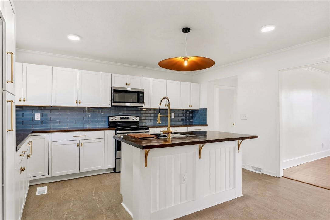 311 Blue Ridge Avenue Belton, SC 29627 - Photo 2 of 32