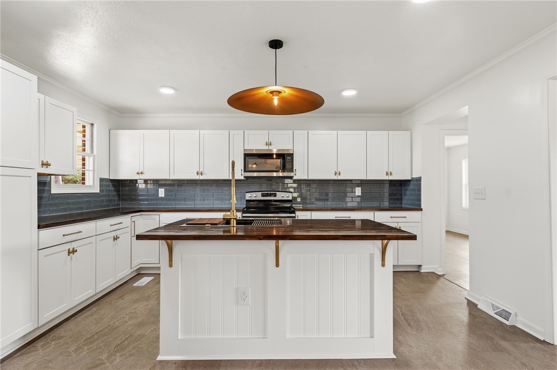 311 Blue Ridge Avenue Belton, SC 29627 - Photo 3 of 32