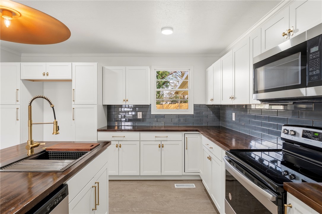 311 Blue Ridge Avenue Belton, SC 29627 - Photo 4 of 32