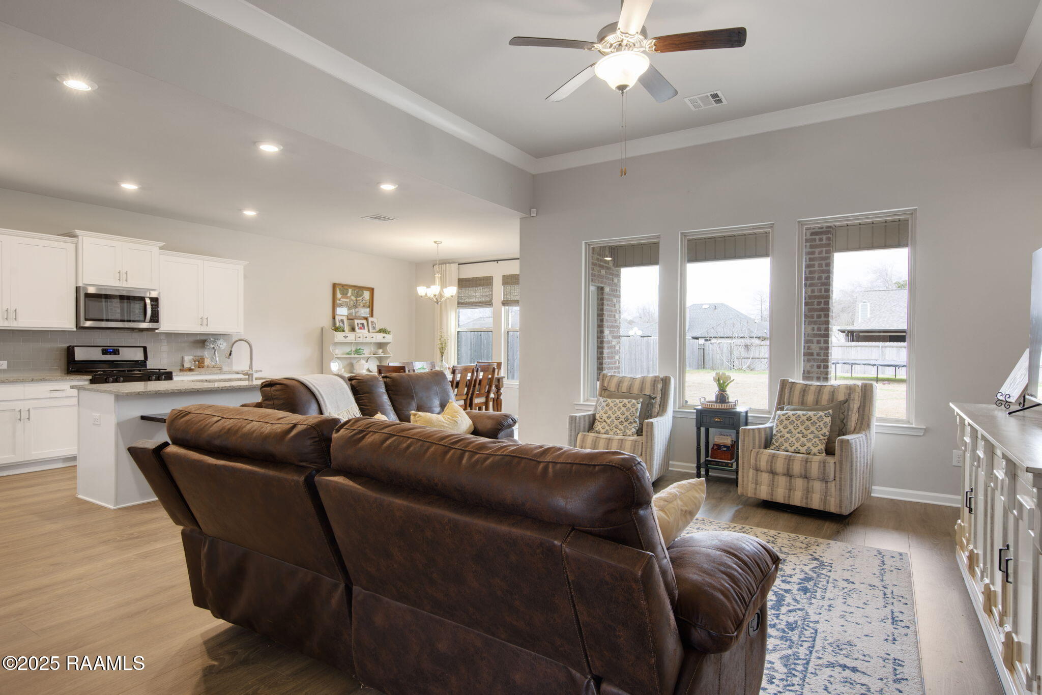 119 Tortoise Lane Broussard, LA 70518 - Photo 4 of 24 large-0194b540-c76d-732d-ad69-3e86e3f54a