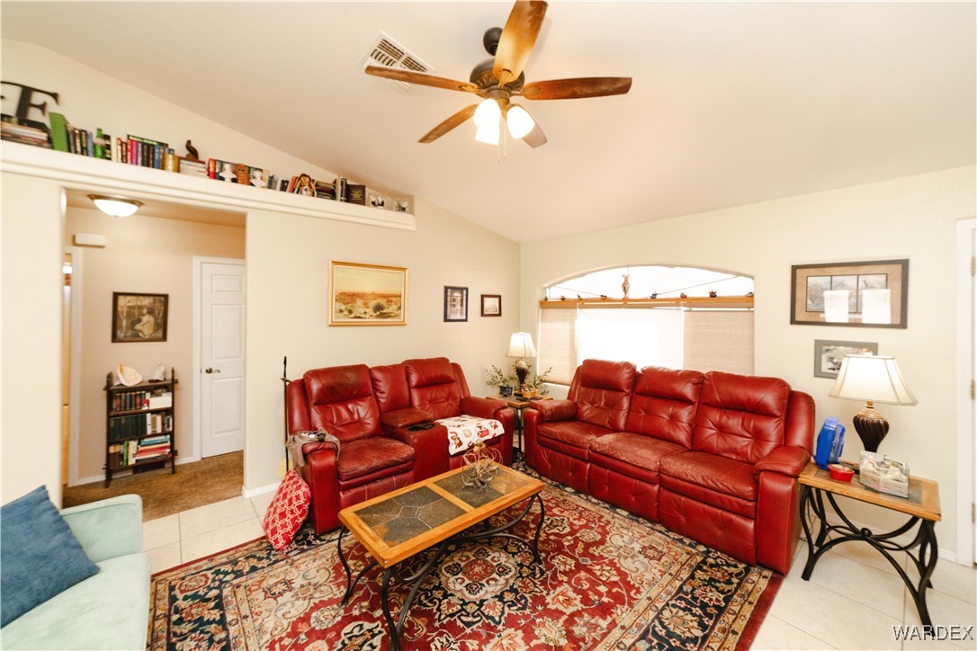 2113 South Dragoon Road Golden Valley, AZ 86413 - Photo 11 of 69 Living Room