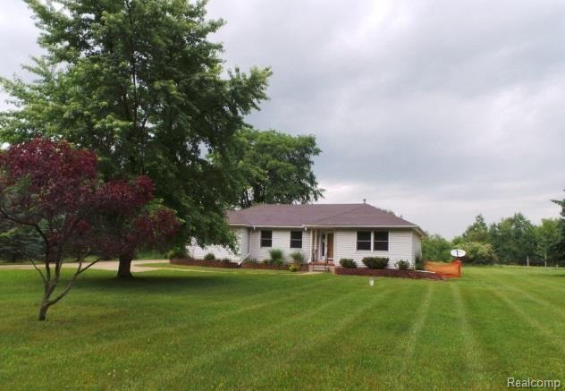 20544 North Lake Road Gregory, MI 48137 - Photo 1 of 12 FRONT-SUMMER.jpg